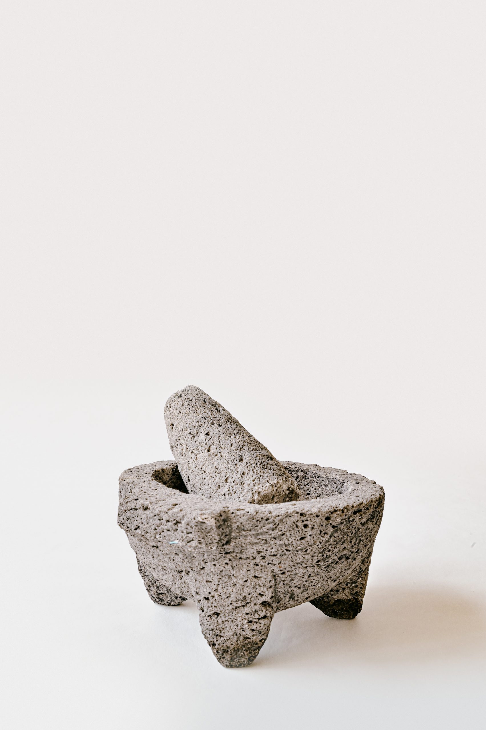 https://www.culinariamexicana.com.mx/wp-content/uploads/2021/08/molcajete-scaled.jpeg