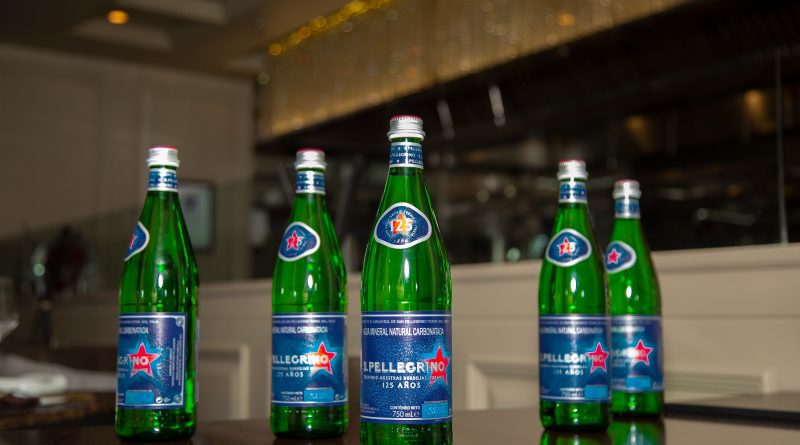 S. Pellegrino celebra 125 años con una botella de edición especial